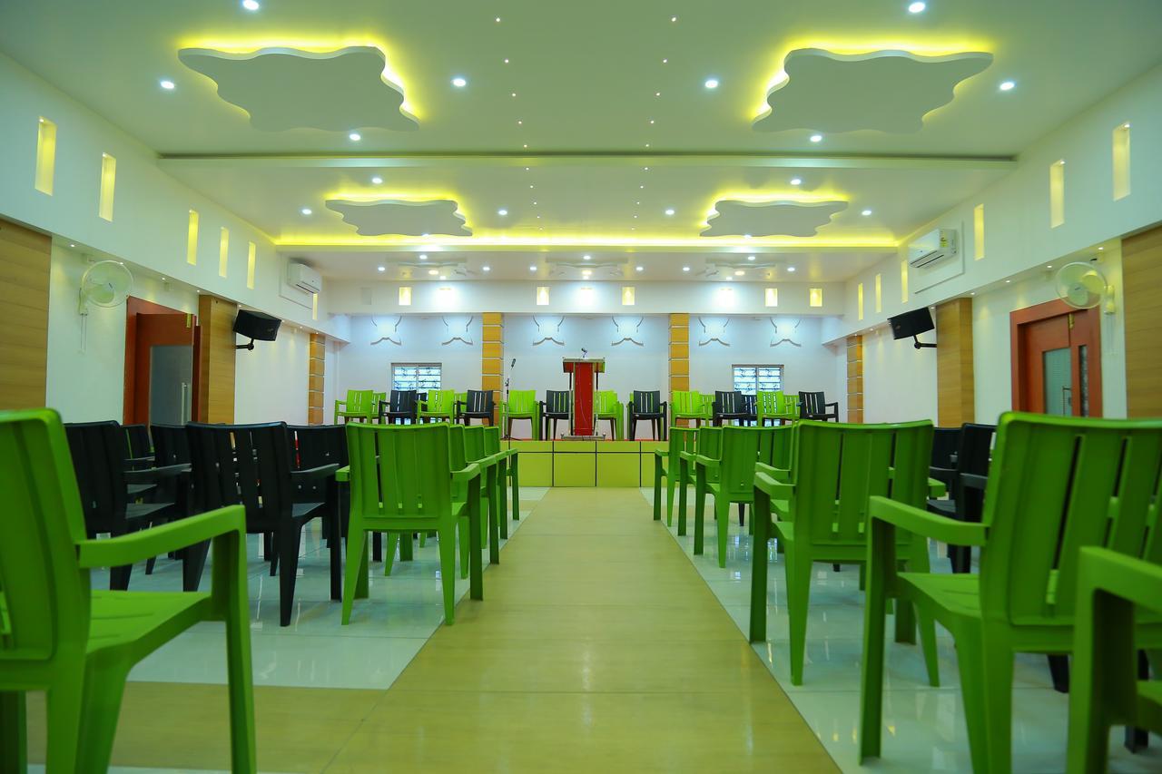 Royal Plaza Residency Hotel Cheruppulasseri ภายนอก รูปภาพ
