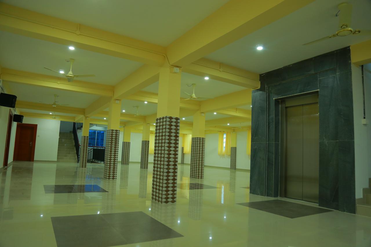 Royal Plaza Residency Hotel Cheruppulasseri ภายนอก รูปภาพ