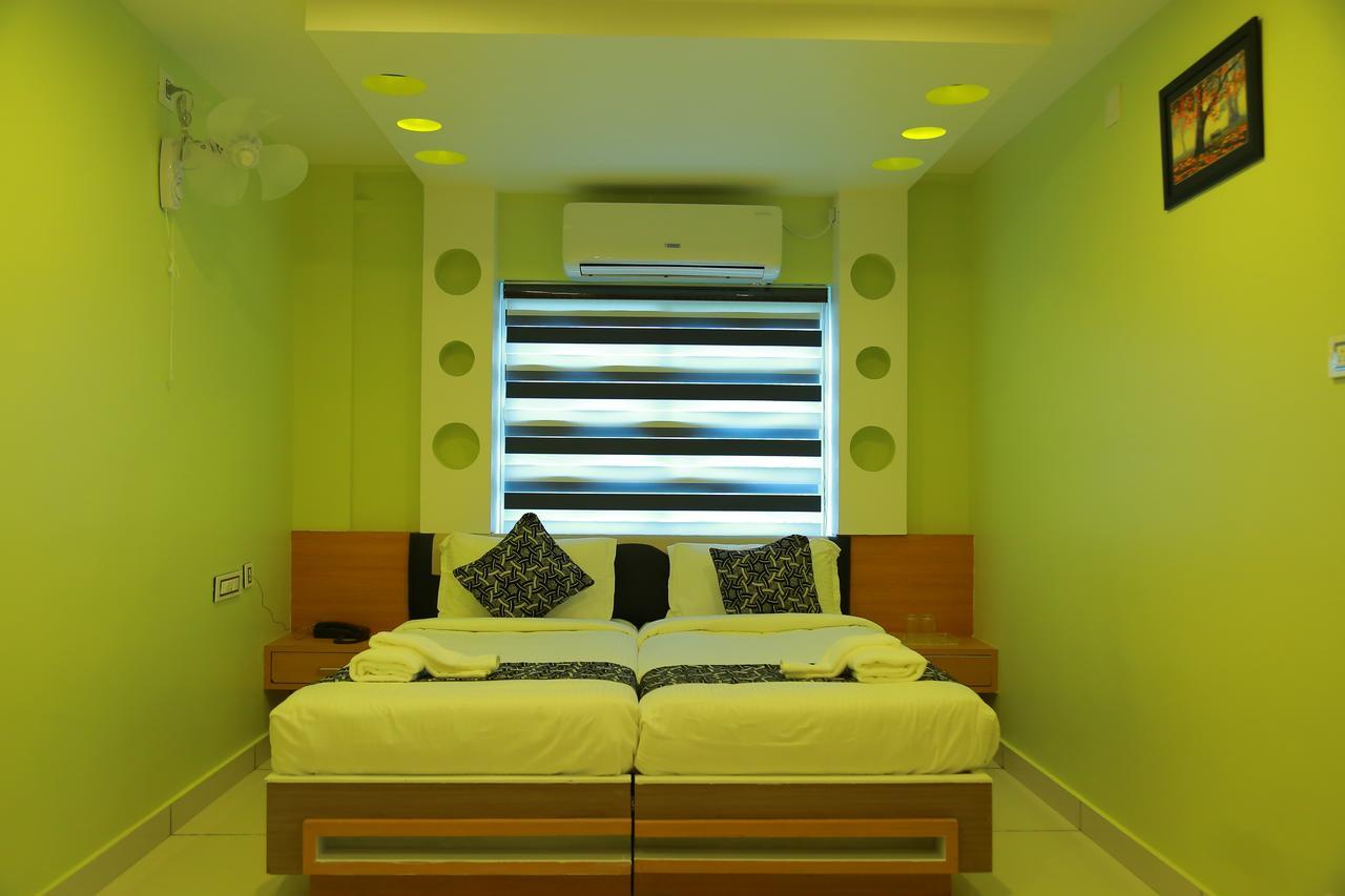 Royal Plaza Residency Hotel Cheruppulasseri ภายนอก รูปภาพ