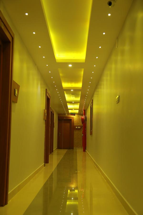 Royal Plaza Residency Hotel Cheruppulasseri ภายนอก รูปภาพ
